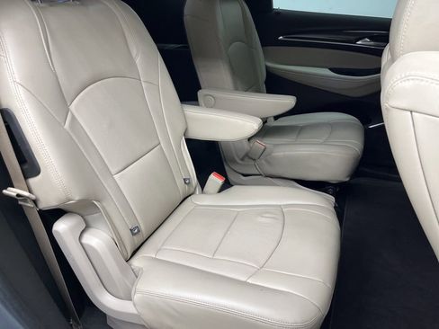 Used 2018 Buick Enclave Essence image 25