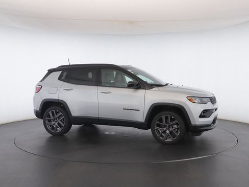 New 2026 Jeep Compass Limited image 16