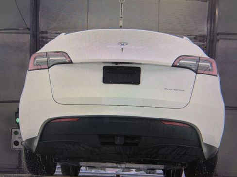 Used 2023 Tesla Model Y Long Range AWD/4WD image 10