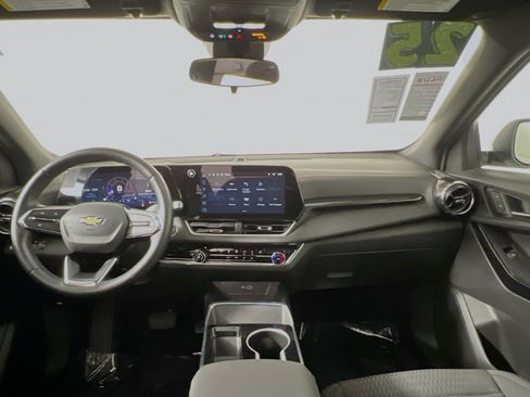 Used 2025 Chevrolet Equinox LT image 30