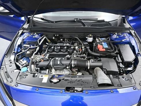 Used 2022 Honda Accord Sport image 11