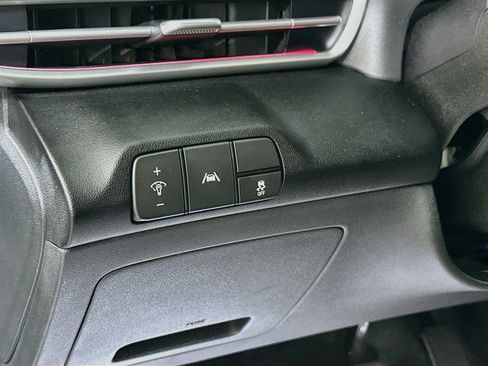 Certified 2023 Hyundai Elantra Limited FWD image 10