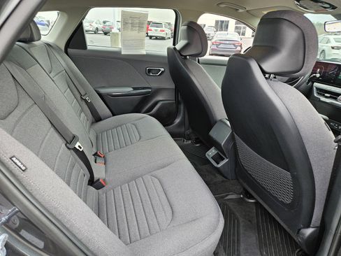 Used 2025 Kia K4 EX image 18