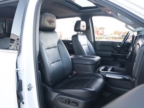 Used 2020 Chevrolet Silverado 2500 LTZ w/ LTZ Premium Package image 28