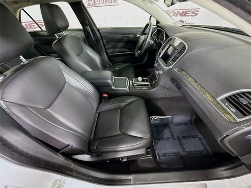 Used 2023 Chrysler 300 Touring L w/ Popular Equipment Group image 31