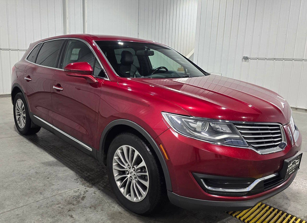 Used 2016 Lincoln MKX Select w/ Select Plus Package AWD/4WD image 3