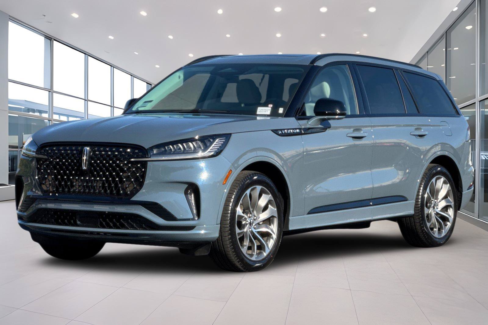 Used 2026 Lincoln Aviator AWD w/ Jet Appearance Package image 8