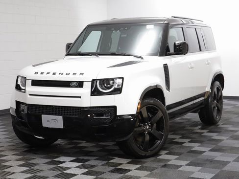 Used 2025 Land Rover Defender 110 X-Dynamic SE image 1