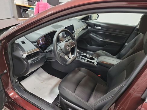 Used 2024 Nissan Altima 2.5 SV image 37