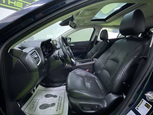 Used 2017 MAZDA MAZDA3 Grand Touring image 17