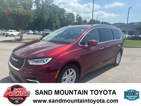 Used 2021 Chrysler Pacifica Touring-L FWD image 6