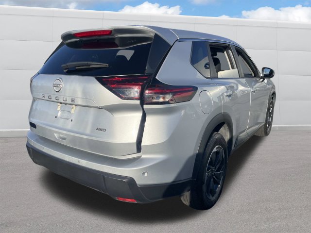 Used 2025 Nissan Rogue SV AWD/4WD image 9