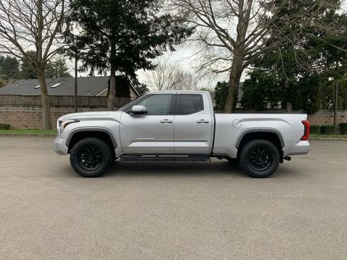 Used 2022 Toyota Tundra Limited image 2