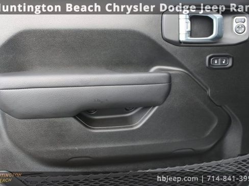 Used 2025 Jeep Wrangler Unlimited Rubicon 4xe w/ Safety Group image 11