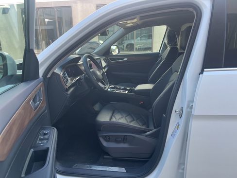 New 2026 Volkswagen Atlas SE FWD image 22