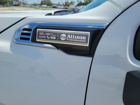 New 2025 GMC Sierra 2500 Pro w/ Convenience Package image 10