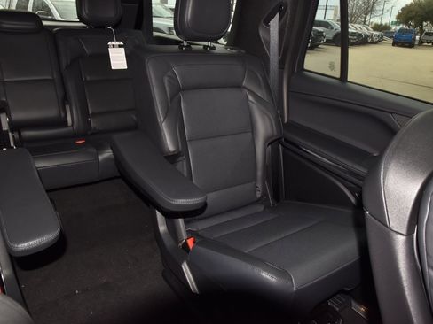 New 2025 Lincoln Navigator L Reserve w/ Jet Appearance Package image 22