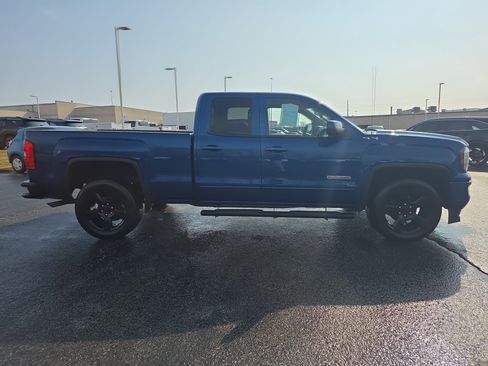 Used 2017 GMC Sierra 1500 SLE w/ SLE Value Package image 2