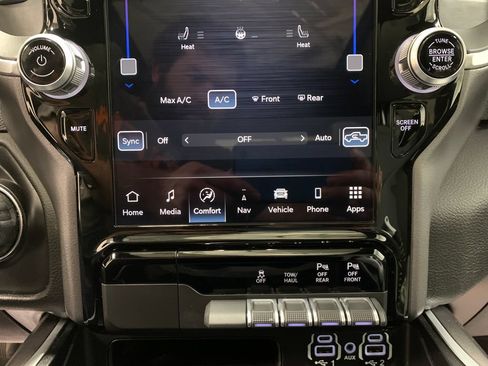 Used 2023 RAM 1500 Big Horn AWD/4WD image 10