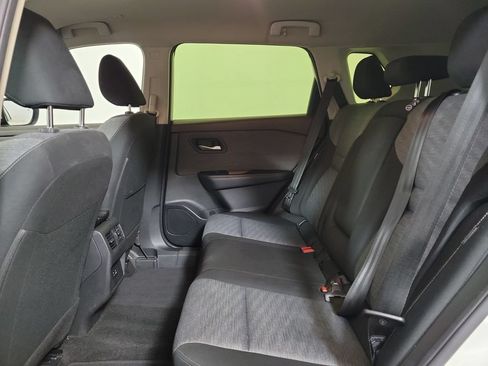 Used 2023 Nissan Rogue SV FWD image 23