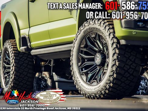 New 2026 Ford F250 Lariat w/ Black Appearance Package image 31