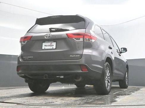 Used 2019 Toyota Highlander XLE image 33