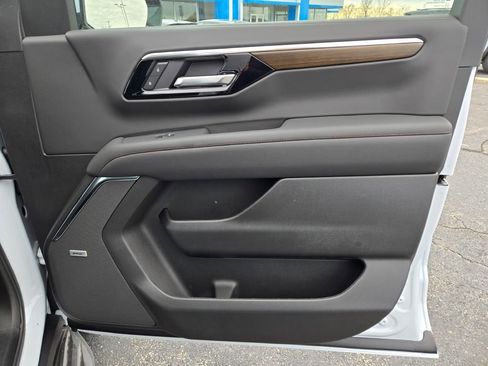 New 2026 Chevrolet Suburban High Country w/ Sun And Tow Package image 7
