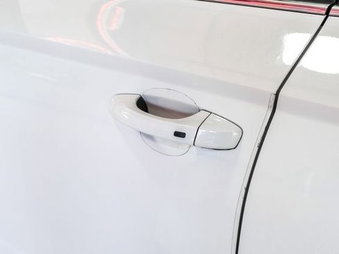 Used 2023 Volkswagen Taos SE w/ Panoramic Sunroof Package image 35