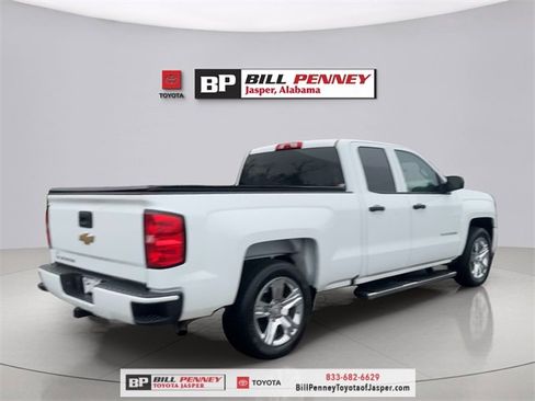 Used 2018 Chevrolet Silverado 1500 Custom w/ Custom Value Package image 5