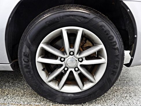 Used 2016 Dodge Grand Caravan SE FWD image 17