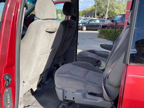 Used 2000 Ford Windstar SE image 19