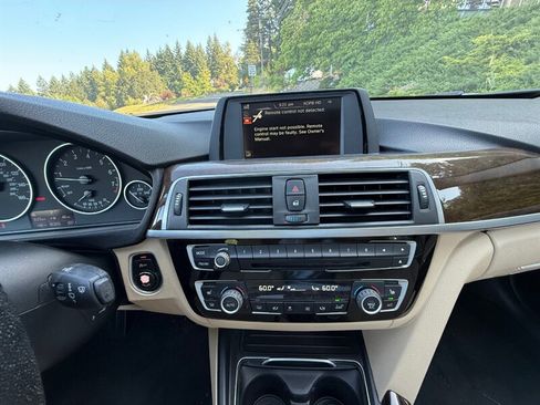 Used 2017 BMW 320i Sedan image 15