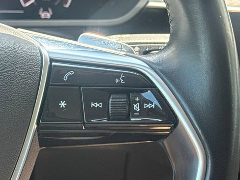 Used 2022 Audi e-tron Premium Plus AWD/4WD image 25