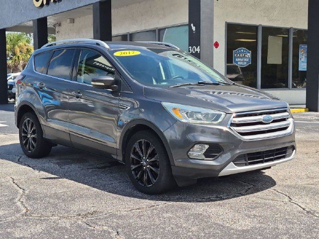 Used 2017 Ford Escape Titanium FWD image 3