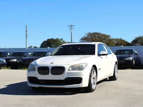 Used 2015 BMW 750Li image 3