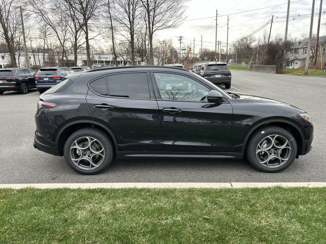 New 2026 Alfa Romeo Stelvio Sprint AWD/4WD image 9