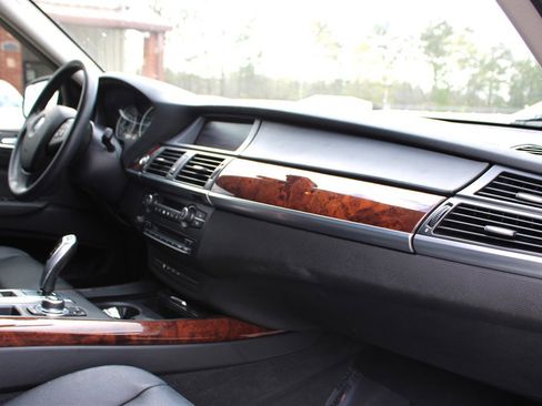 Used 2012 BMW X5 xDrive35d image 16