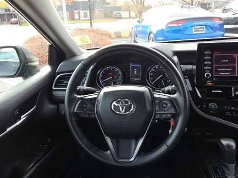 Used 2024 Toyota Camry SE image 18