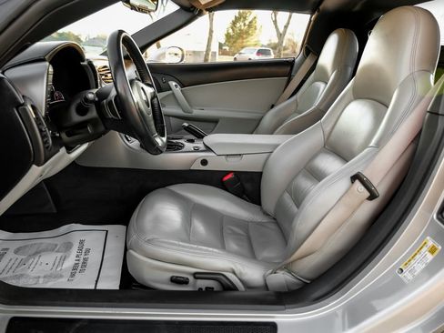 Used 2006 Chevrolet Corvette Coupe w/ Preferred Equipment Group image 5