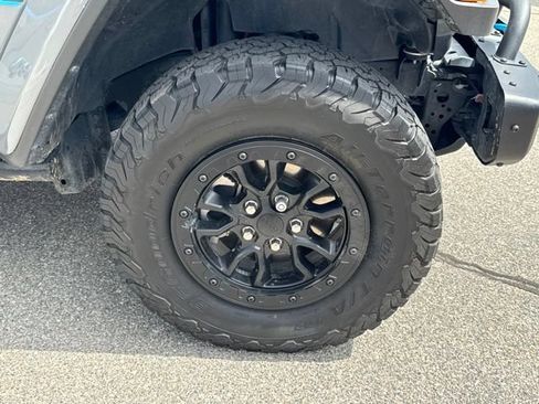 Used 2023 Jeep Wrangler Unlimited Rubicon 4xe AWD/4WD image 12