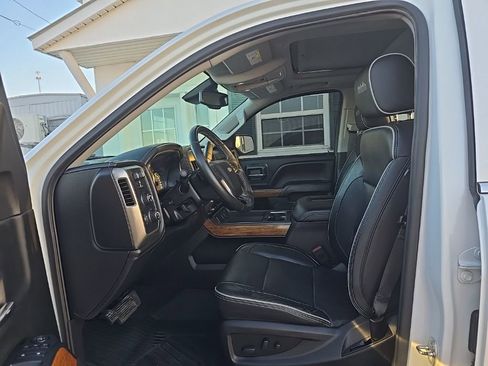 Used 2018 Chevrolet Silverado 1500 High Country image 14