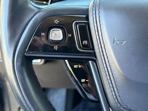 Used 2023 Lincoln Aviator Reserve AWD/4WD image 21
