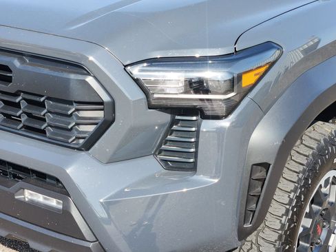 Used 2024 Toyota Tacoma TRD Off-Road AWD/4WD image 8