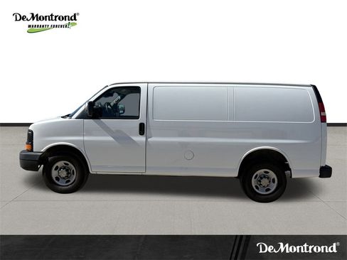 Used 2009 Chevrolet Express 2500 image 8