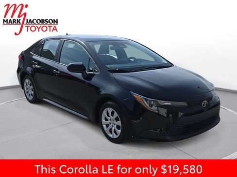 Used 2025 Toyota Corolla LE image 5