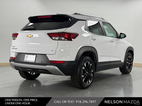 Used 2022 Chevrolet TrailBlazer LT w/ Convenience Package FWD image 6