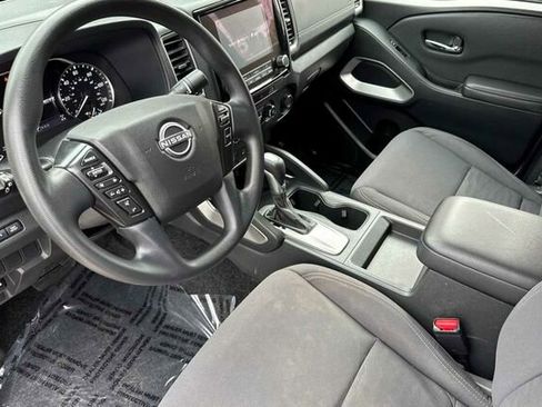 Used 2023 Nissan Frontier SV image 10