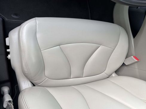 Used 2017 Buick LaCrosse Preferred image 12