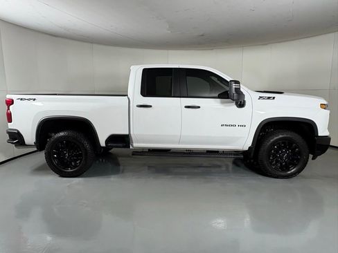 Used 2025 Chevrolet Silverado 2500 Custom w/ Custom Value Package image 11