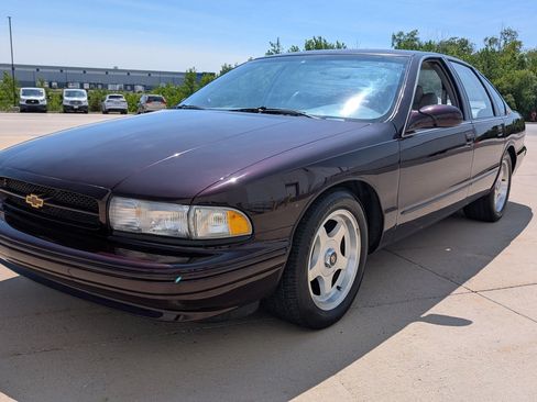 Used 1995 Chevrolet Impala SS RWD image 3